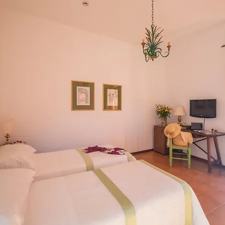 Sirina Hotel