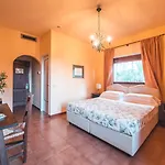 מלון Sirina 4*