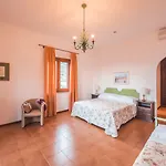 מלון Sirina 4*