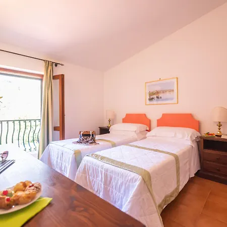 Hotel Sirina 4*