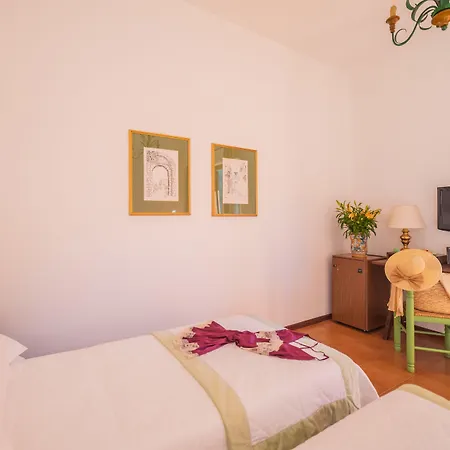 Sirina Hotel 4*