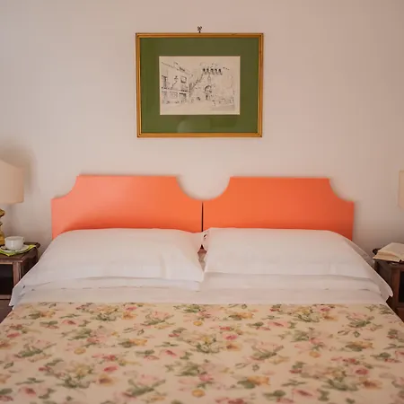 Hotel Sirina